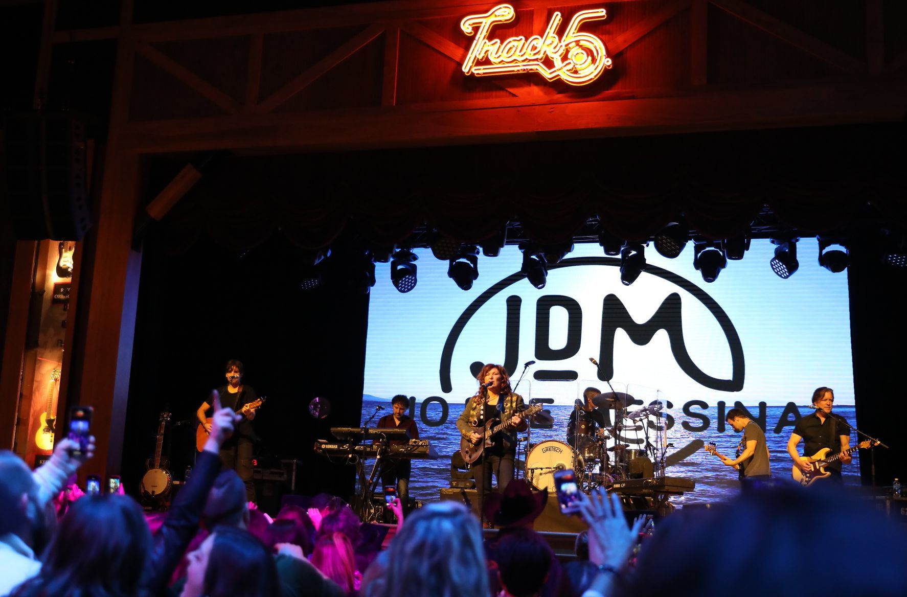 Jo Dee Messina